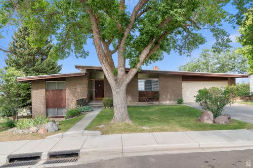 11 N 1300 E, Pleasant Grove, UT, 84062-3040 | Card Image