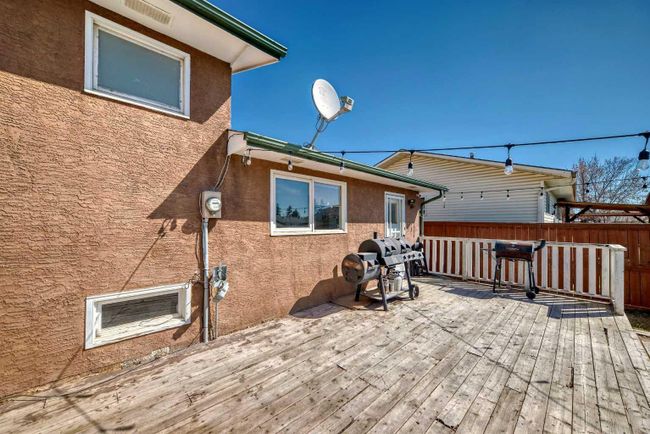 195 Pinecliff Way Ne, Home with 3 bedrooms, 2 bathrooms and 4 parking in Calgary AB | Image 18