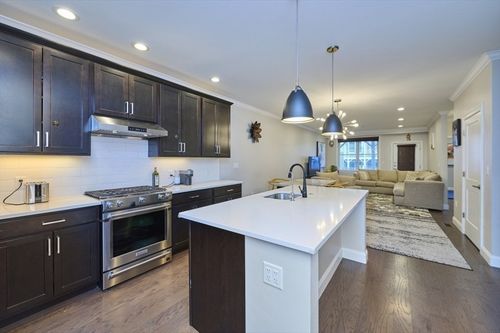 unit-51-299 Lexington St, Woburn, MA, 01801-5992 | Card Image