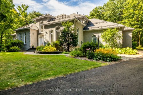 1340 Georges Vanier Dr, Cumberland, ON, K4C1R6 | Card Image