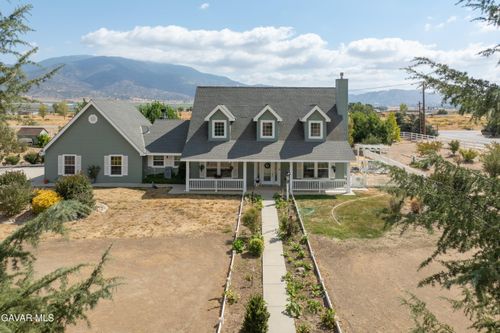 27450 Harness Dr, Tehachapi, CA, 93561-7869 | Card Image