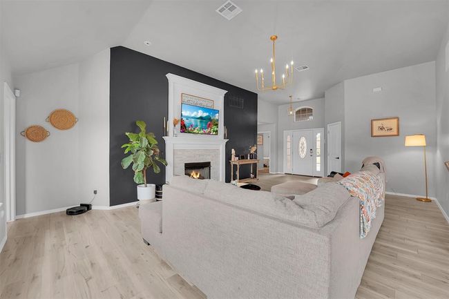 Gorgeous Living Room | Image 5