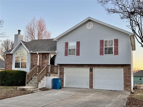 602 Wells Ter, Odessa, MO, 64076-1484 | Card Image