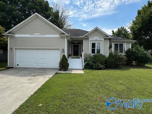 194 Topaz Road Ne, Huntsville, AL, 35810 | Card Image