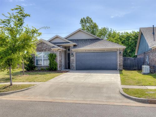 240 Evermore Ln, Yukon, OK, 73099-5147 | Card Image