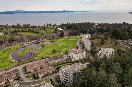 101-748 Sayward Hill Terr, Victoria, BC, V8Y3K1 | Card Image