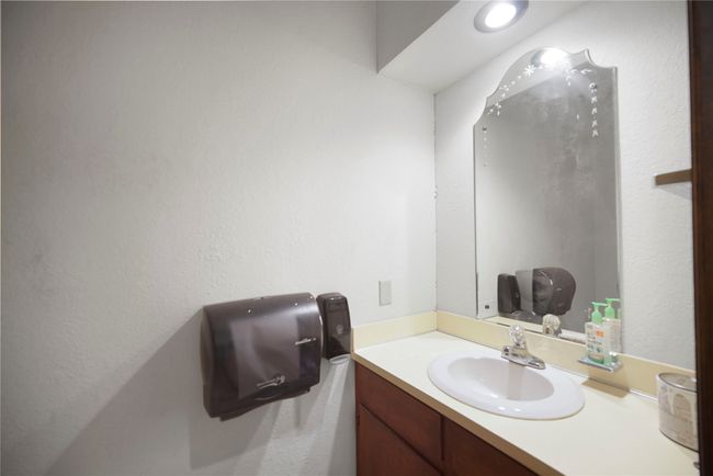 108 E Thompson St, House other with 2 bedrooms, 4 bathrooms and null parking in Jacksboro TX | Image 28