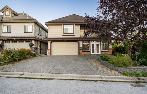 15177 76 Ave, Surrey, BC, V3S2H4 | Card Image