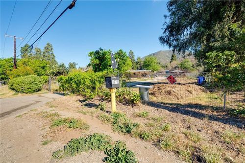 17782 W Kenwood Ave, San Bernardino, CA, 92407-1020 | Card Image