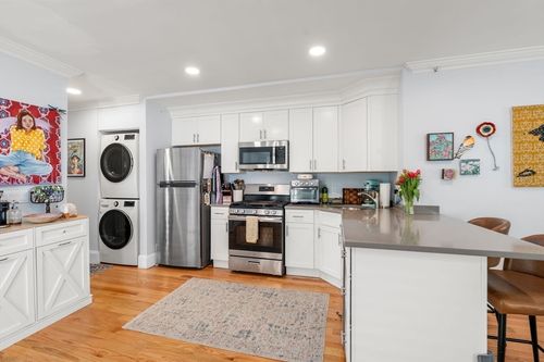 3-15 Upland Rd, Cambridge, MA, 02140-2754 | Card Image