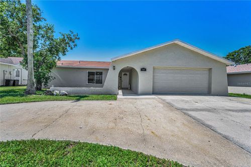 11121 Peppertree Ln, PORT RICHEY, FL, 34668-2424 | Card Image