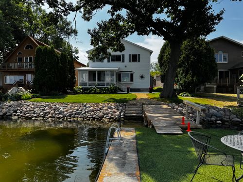 28906 Beach Dr, Waterford, WI, 53185 | Card Image