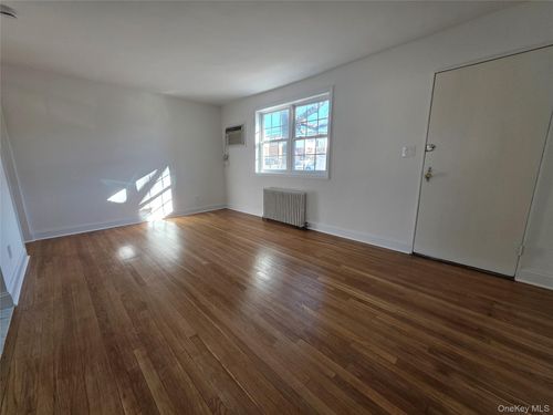 a-223-17 69th Ave, Oakland Gardens, NY, 11364-2640 | Card Image