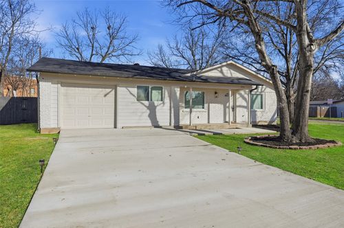 3700 Aurora St, Haltom City, TX, 76117-2711 | Card Image