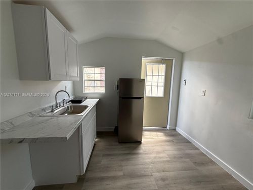 0-3101 Nw 6th St, Miami, FL, 33125 | Card Image