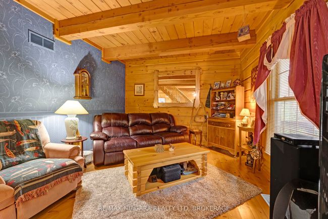 8 4 Mile Creek Rd, House other with 4 bedrooms, 3 bathrooms and 6 parking in Niagara On The Lake ON | Image 5