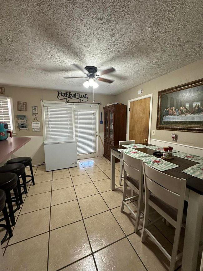 1007 Xenia St, House other with 3 bedrooms, 1 bathrooms and null parking in Plainview TX | Image 5