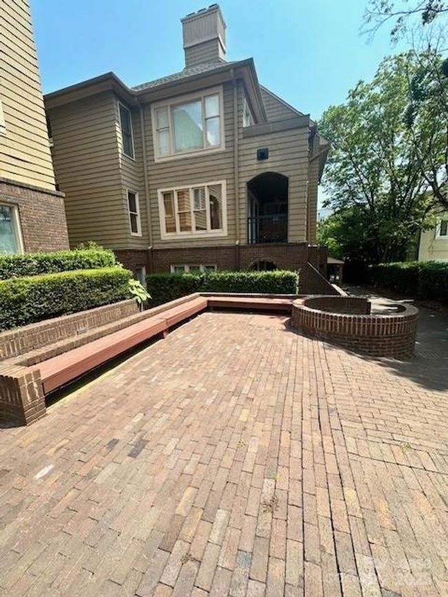 1109 E Morehead St, Condo with 2 bedrooms, 2 bathrooms and null parking in Charlotte NC | Image 24