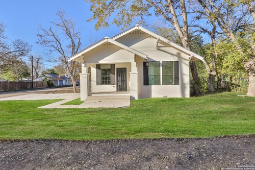 1712 22nd St, Hondo, TX, 78861-2708 | Card Image