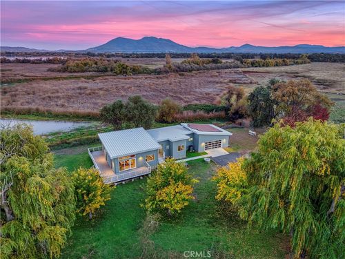 8 Queen Ann Way, Lakeport, CA, 95453-9211 | Card Image