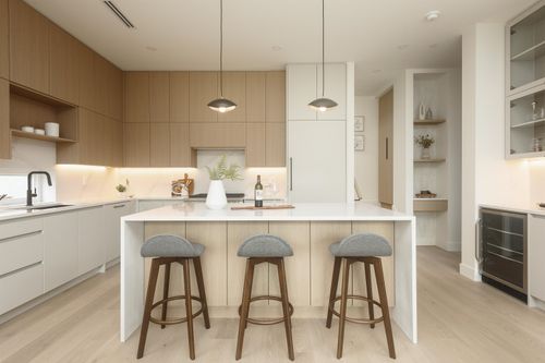 2-735 E 10th Ave, Vancouver, BC, V5T2A8 | Card Image