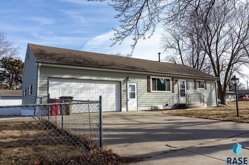 1220 S Blauvelt Ave, Sioux Falls, SD, 57105-1108 | Card Image