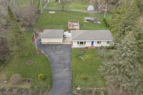 17321 W Observatory Road, New Berlin, WI, 53146 | Card Image