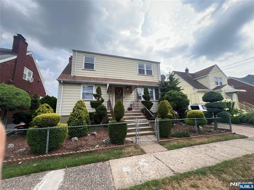 198 Banta Ave, Garfield, NJ, 07026-3633 | Card Image