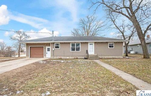 812 N Main Street, Minnesota Lake, MN, 56068 | Card Image