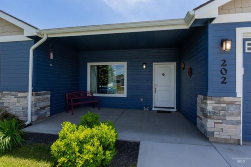 202 E Leon St, New Plymouth, ID, 83655-5543 | Card Image