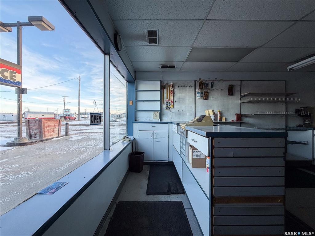 Commercial Sale in Shaunavon 4