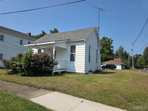 817 N Saint Louis Street, Sparta, IL, 62286 | Card Image