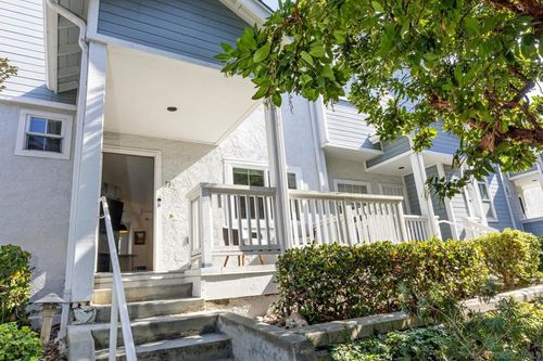 33-10060 Scripps Vista Way, San Diego, CA, 92131-2729 | Card Image