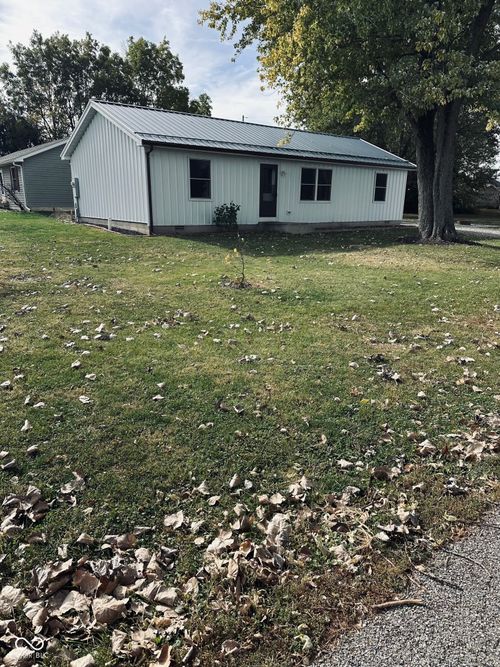 105 E Ross St, Kirklin, IN, 46050 | Card Image