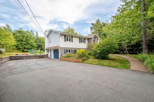78 Kingswood Dr, Hammonds Plains, NS, B4B1K4 | Card Image