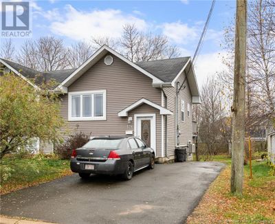 124 Rue Devarenne, House other with 3 bedrooms, 2 bathrooms and null parking in Dieppe NB | Image 1