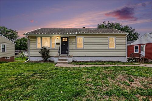 504 Meadow Ln, Saint Joseph, MO, 64501-3506 | Card Image