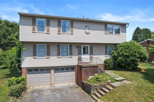 142 Kenney Dr, Sewickley, PA, 15143-8711 | Card Image