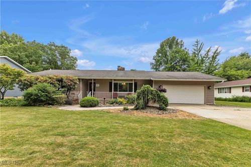 250 Greenridge Dr, Geneva, OH, 44041-9185 | Card Image