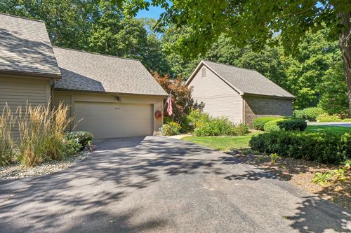 4524 Cottonwood Dr, Ann Arbor, MI, 48108-9768 | Card Image