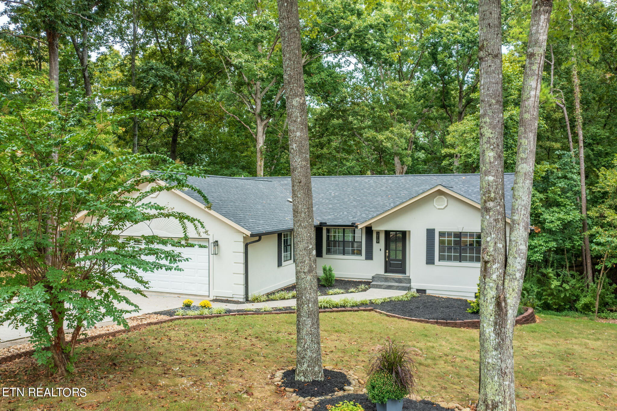 Ootsima Way, Loudon, TN 37774
