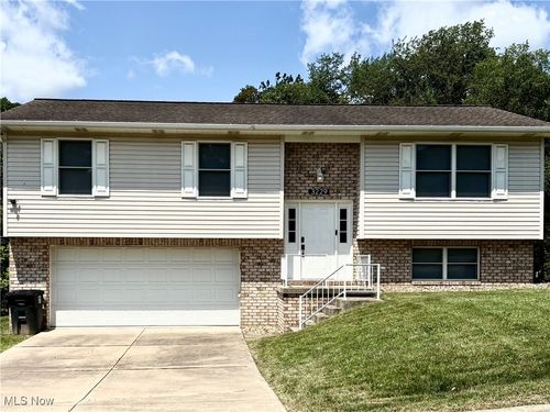 3229 Saint Charles Dr, Steubenville, OH, 43952-3509 | Card Image