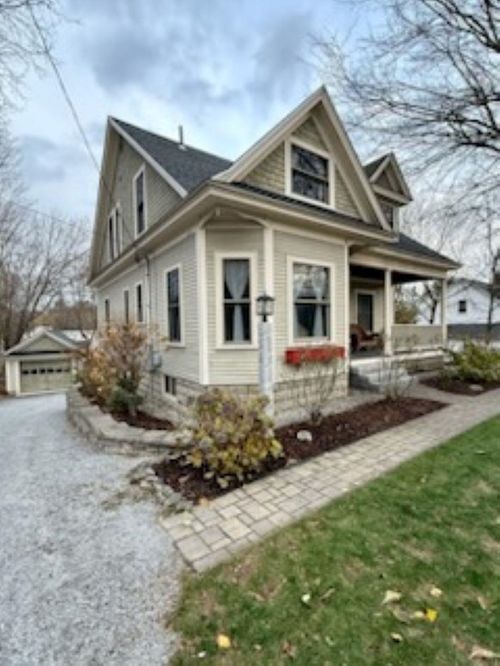 86 Maple St, Henniker, NH, 03242-3237 | Card Image