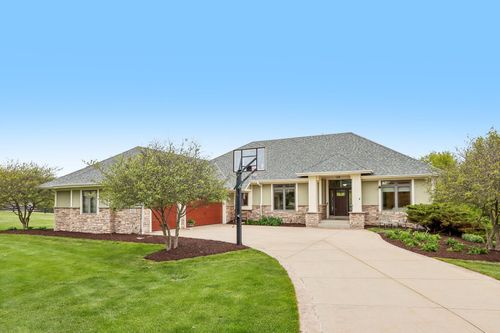 W287N990 Bedouin Ct, Waukesha, WI, 53188-9497 | Card Image