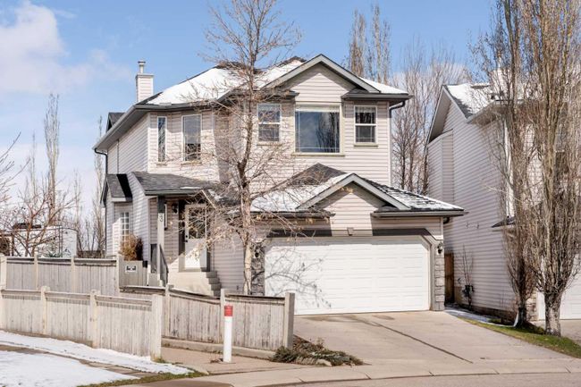 63 Hidden Ranch Close Nw, Home with 3 bedrooms, 2 bathrooms and 4 parking in Calgary AB | Image 1