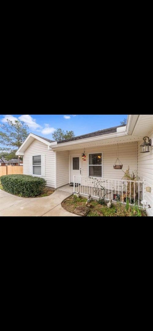 15 Loblolly Cir, MIDWAY, FL, 32343-4211 | Card Image