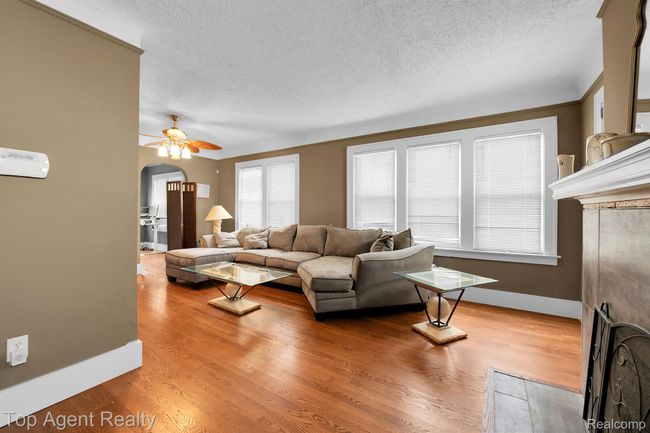136 Alice Ave, House other with 4 bedrooms, 2 bathrooms and null parking in Bloomfield Township MI | Image 5