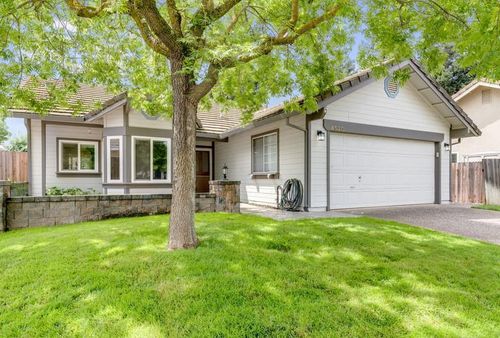 4520 Candle Ct, Elk Grove, CA, 95758-3915 | Card Image