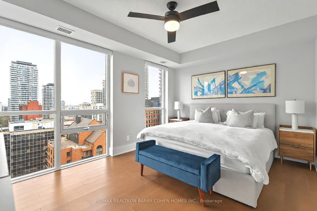 1414 - 70 Roehampton Ave, Condo with 2 bedrooms, 2 bathrooms and 1 parking in Toronto ON | Image 11