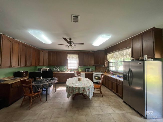 Kitchen | Image 11